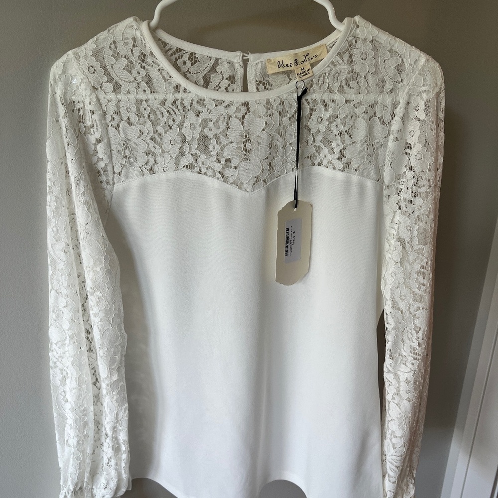 Vine and Love Blouse Size Medium
